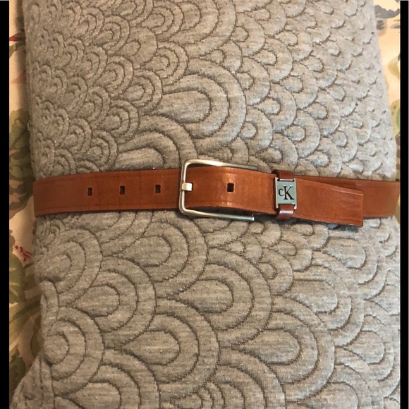 CALVIN KLEIN size S/M Honey Tan Leather bright silver  Discrete Logo $52 NEW - Picture 7 of 16